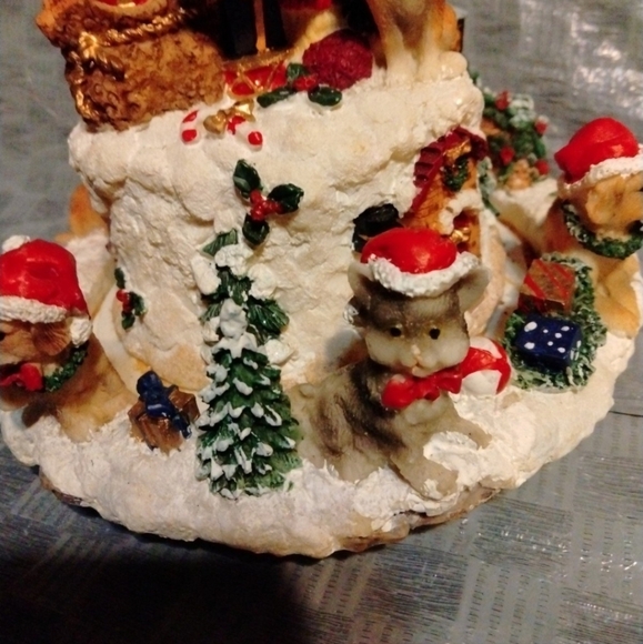 Vintage Rotating Santa Claus Christmas ceramic musical figurine ( 7×6in - Picture 3 of 6